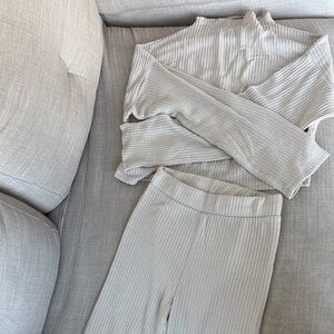 Elegant Cream Ribbed Women's Jumpsuit
